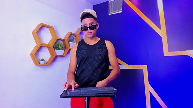 Snapshot of Play_boys_Hot2 chatting on 10-14-25, 01:01 Play boys Hot2 online show from 10-14-25, 01:01