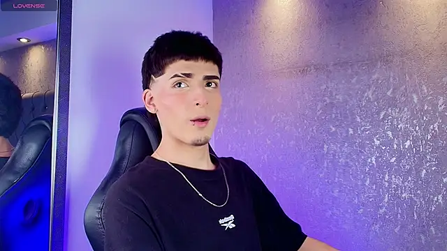 MateoMitchell online show from 04-07-26, 04:57