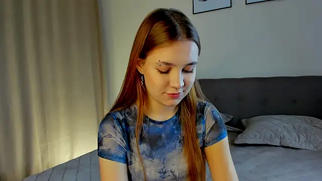 Snapshot of MarindaRuud chatting on 10-20-25, 11:32 MarindaRuud online show from 10-20-25, 11:32