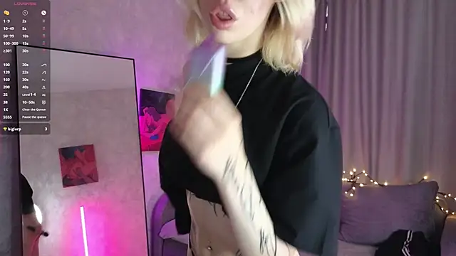 Alice L0 online show from 10-13-25, 09:09