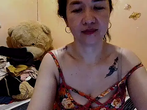 KissHott online show from 10-25-25, 02:13