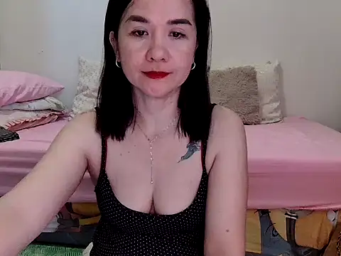 KissHott online show from 05-18-26, 06:08