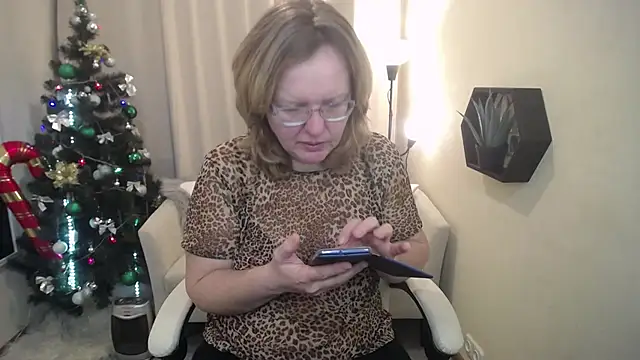 VestaWoody online show from 12-21-25, 07:26