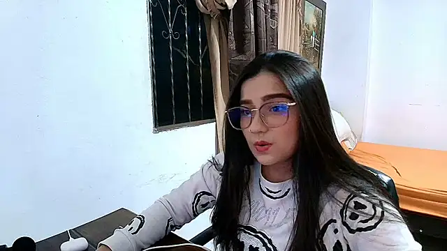 Snapshot of Charlotte_Richardson chatting on 05-30-26, 11:46 Charlotte Richardson online show from 05-30-26, 11:46