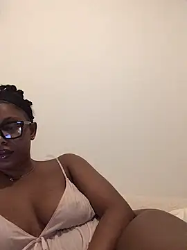 Snapshot of CurvyGoddessXxx chatting on 10-07-25, 07:33 CurvyGoddessXxx online show from 10-07-25, 07:33