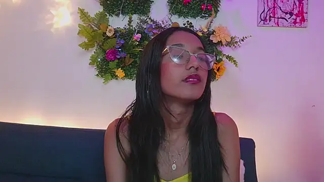 luna valen online show from 02-25-26, 04:33