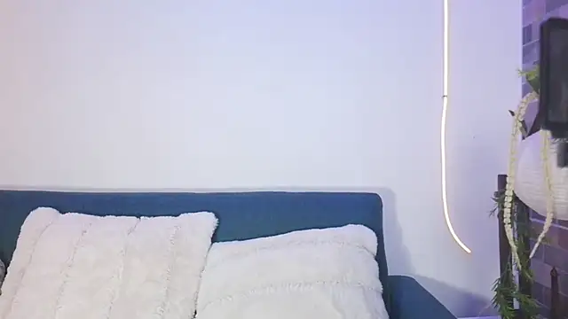 luna valen online show from 04-21-26, 04:30