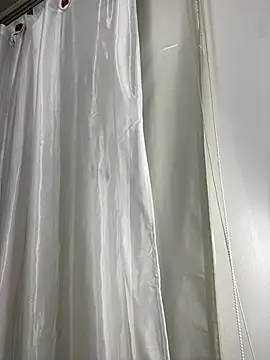 Rose monroee online show from 04-04-26, 07:33