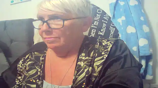 Playful MILF Demi online show from 07-17-26, 08:35