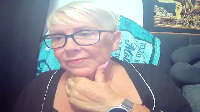 Playful MILF Demi online show from 07-24-26, 11:03