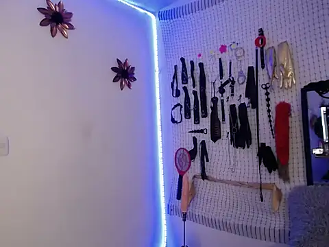 Aron and Queen Annie online show from 12-05-25, 09:00