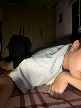 Snapshot of Zynzel chatting on 10-24-25, 05:09 Zynzel online show from 10-24-25, 05:09