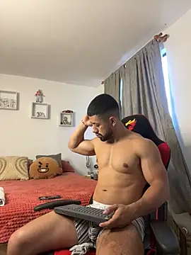 Ezzio Scolaro online show from 11-25-25, 12:05