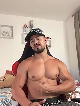 Ezzio Scolaro online show from 04-12-26, 11:21