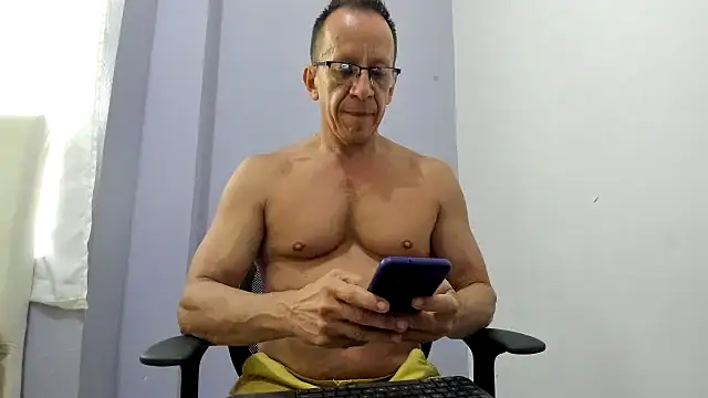  axelking  online show from 03-10-26, 11:37