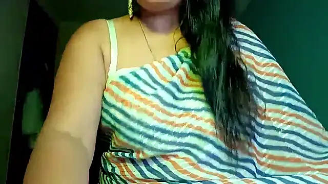 horny milf couple online show from 05-30-26, 10:23