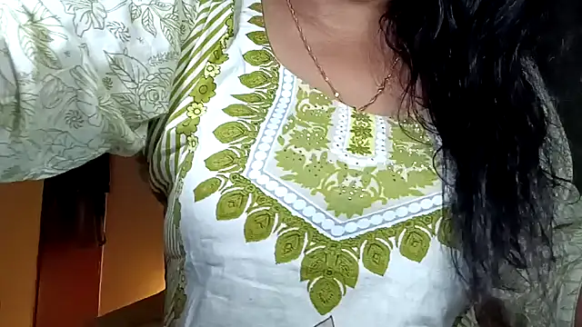 horny milf couple online show from 06-10-26, 09:25