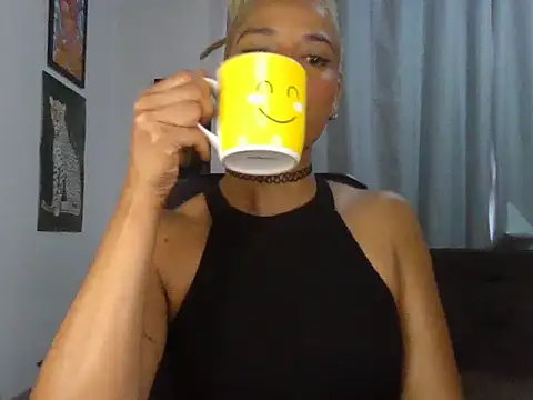 Helenoir online show from 12-18-25, 12:11