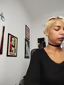 Helenoir online show from 03-12-26, 01:50