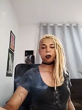 Helenoir online show from 06-12-26, 07:57
