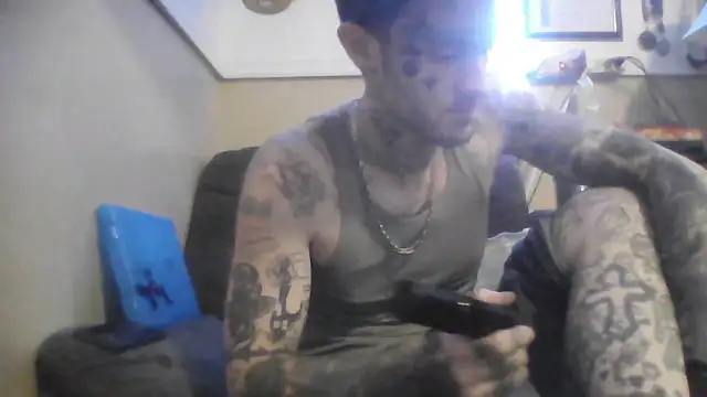 Snapshot of SWAGGDaddy93 chatting on 02-23-26, 12:13 SWAGGDaddy93 online show from 02-23-26, 12:13