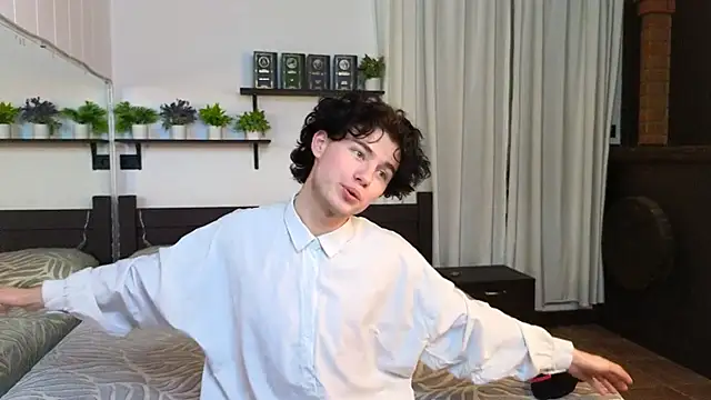 Cute Mike online show from 02-12-26, 04:24