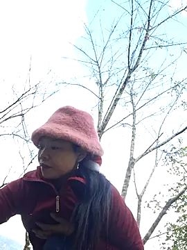 miomio-12 online show from 10-27-25, 02:26