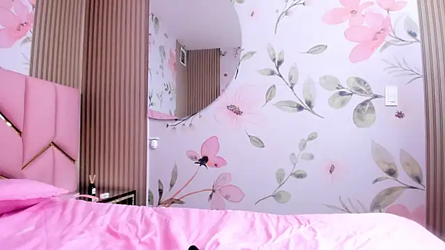 Laia 18 online show from 11-23-25, 12:16