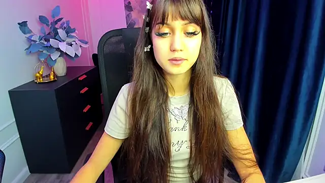 TiffanyYounge online show from 11-28-25, 12:30