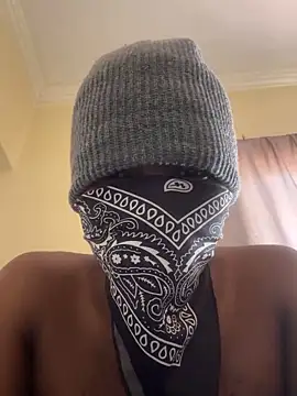 Snapshot of Bandana-Lad chatting on 10-26-25, 08:42 Bandana-Lad online show from 10-26-25, 08:42