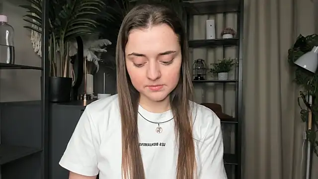 ThelmaJusto online show from 11-20-25, 05:12