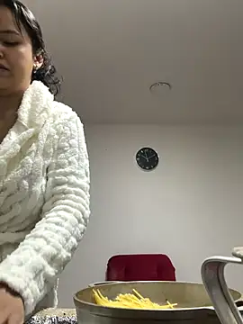 Catherine     online show from 11-26-25, 07:37