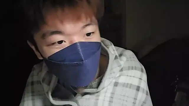 Snapshot of fox165 chatting on 12-18-25, 04:46 fox165 online show from 12-18-25, 04:46