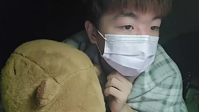 Snapshot of fox165 chatting on 12-19-25, 04:58 fox165 online show from 12-19-25, 04:58