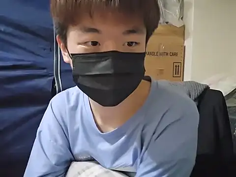 Snapshot of fox165 chatting on 12-22-25, 03:31 fox165 online show from 12-22-25, 03:31