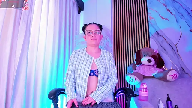 alejagarcia  online show from 05-22-26, 08:36