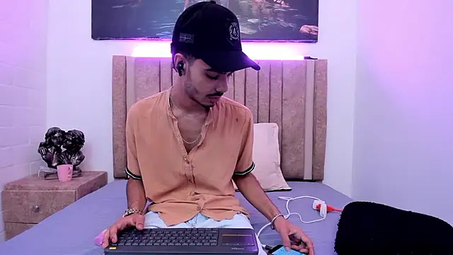 Timothe Evans online show from 01-10-26, 04:14