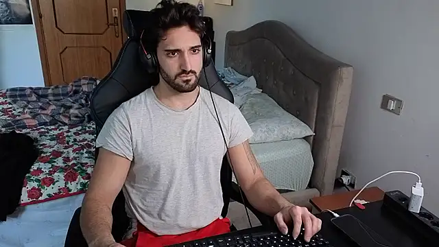 Al3xox02 online show from 01-16-26, 03:05