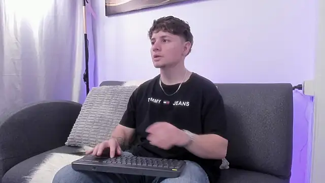 Leoo Miller online show from 12-19-25, 04:30