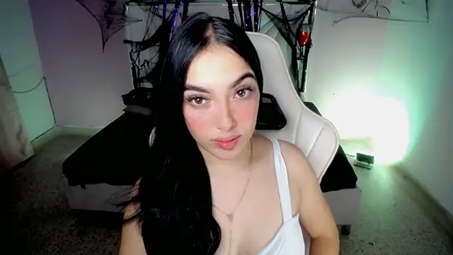 Snapshot of cielooo_ chatting on 10-28-25, 08:11 cielooo online show from 10-28-25, 08:11