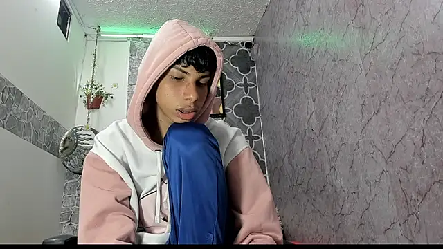 sexyboys cutex18 online show from 03-05-26, 10:39