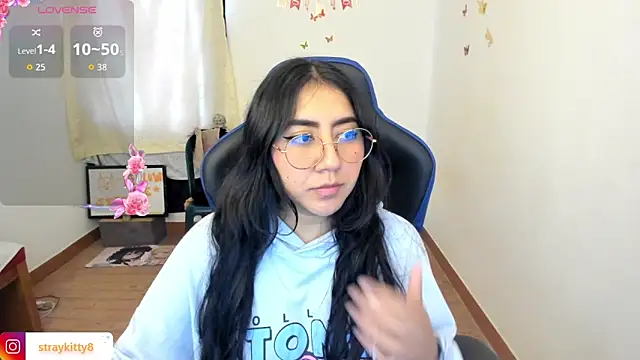 LoveLyy- online show from 04-17-26, 08:34