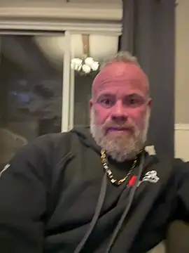 Snapshot of Muscledick40 chatting on 03-04-26, 06:19 Muscledick40 online show from 03-04-26, 06:19