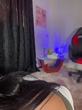 AlannaDollx online show from 11-08-25, 01:44