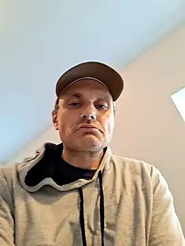 Snapshot of jfro553 chatting on 04-07-26, 10:31 jfro553 online show from 04-07-26, 10:31