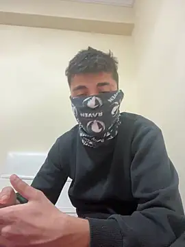 Snapshot of genckaan00 chatting on 10-25-25, 04:46 genckaan00 online show from 10-25-25, 04:46