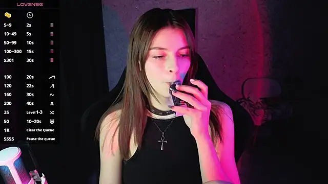 kitti sweett online show from 06-20-26, 08:00
