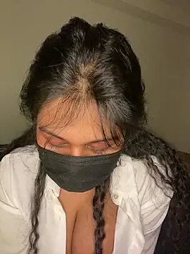 Monica  Bellucci   online show from 01-16-26, 06:01