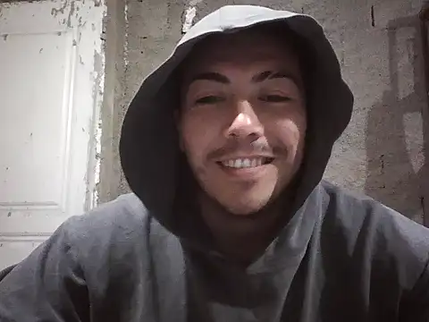 Snapshot of Lucius-08 chatting on 10-05-25, 10:51 Lucius-08 online show from 10-05-25, 10:51