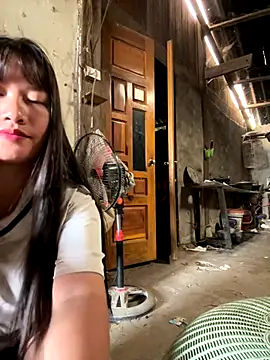 TrangNemo online show from 10-22-25, 07:52